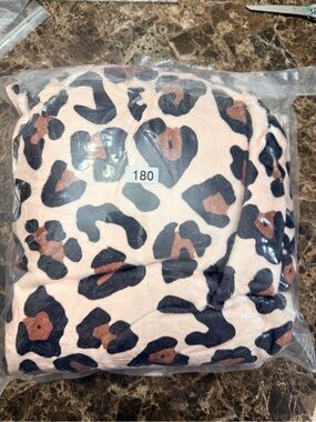 Plush Leopard Print Throw Blanket - Pink